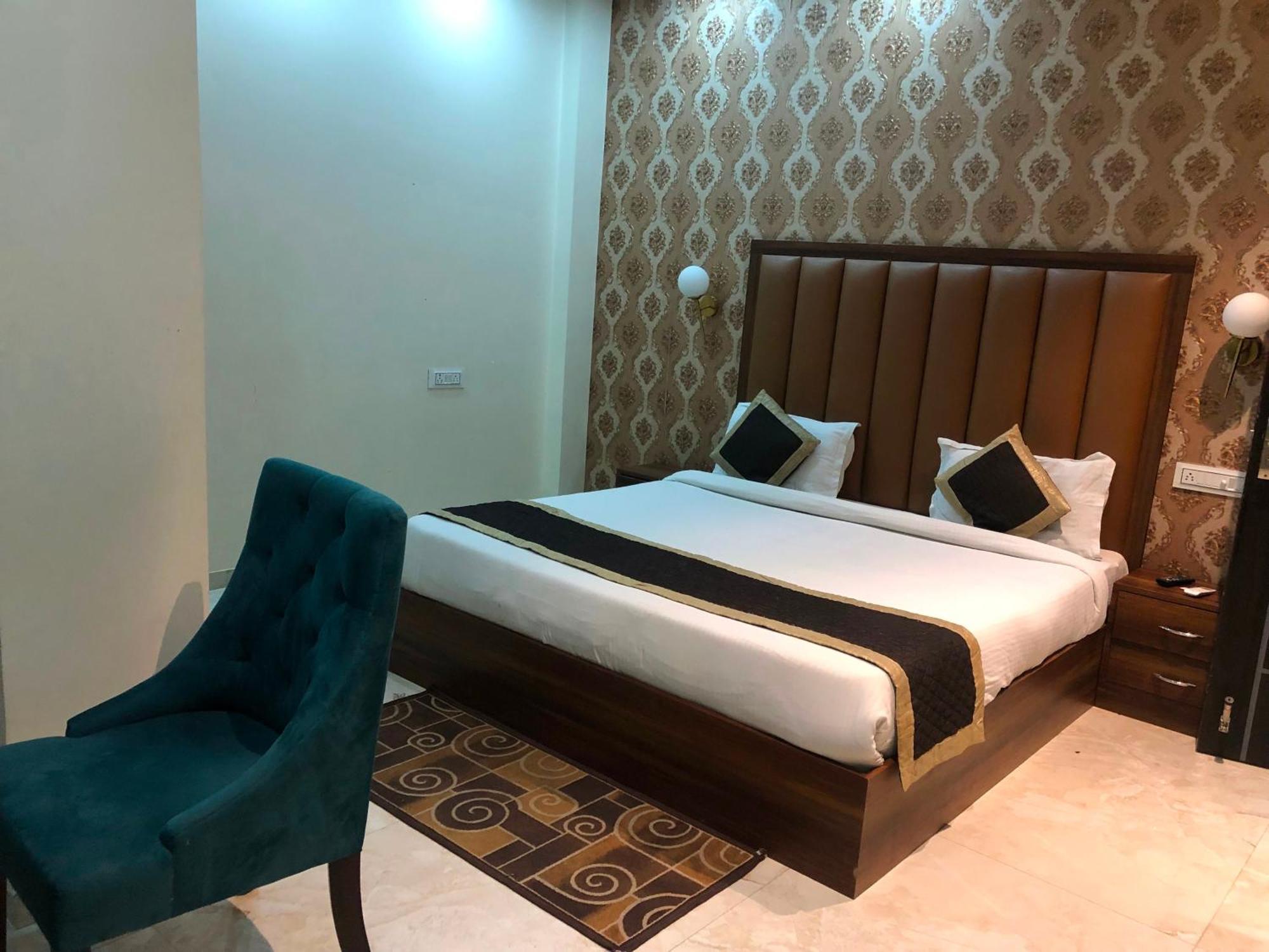 O Dahmi Kalan Near Manipal Jaipur