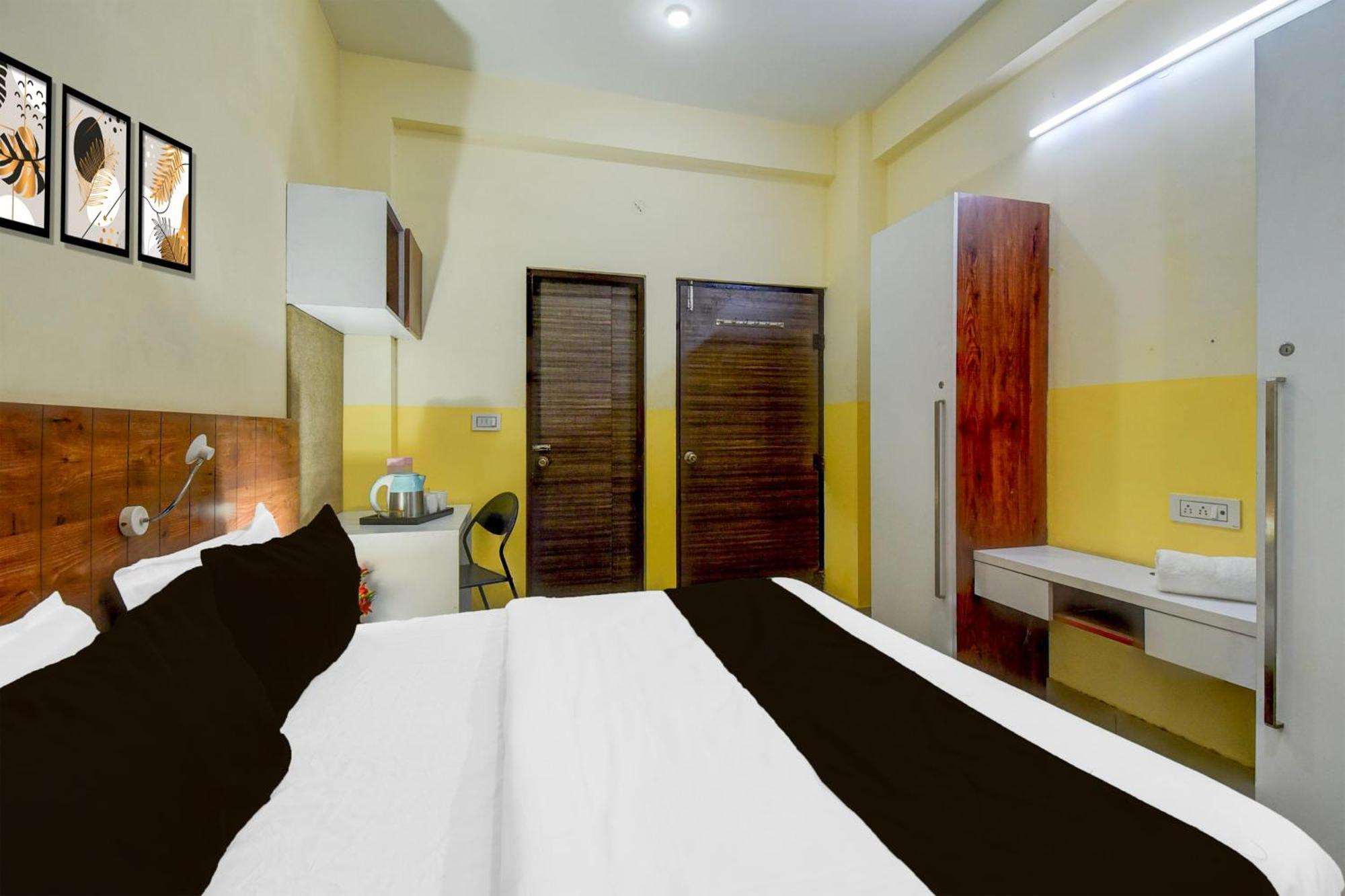 O Dahmi Kalan Near Manipal 3* Jaipur